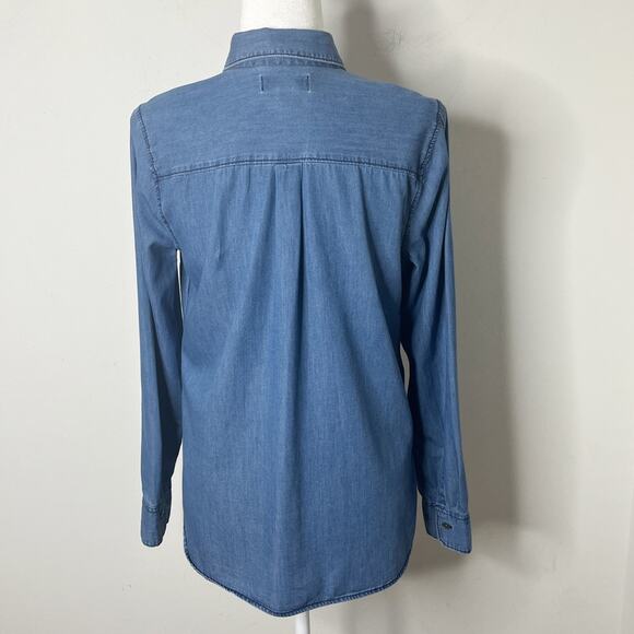 Old Navy Women's Classic Chambray Button Up Shirt S Blue Long Sleeve 100% Cotton - Picture 5 of 8